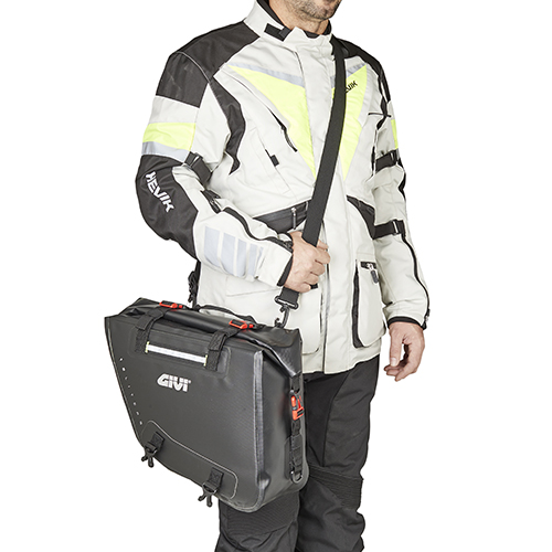 0IT8283_GRT718_dressed.jpg