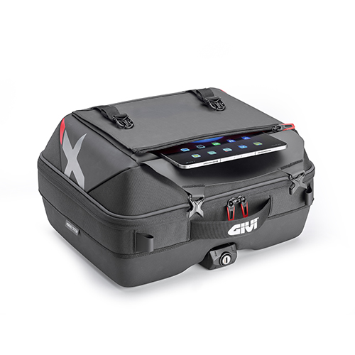 0QV8675_XL09_front_pocket.jpg
